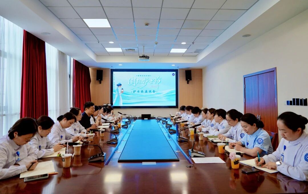 提灯而来 点亮生命——护士节，我们与爱同行